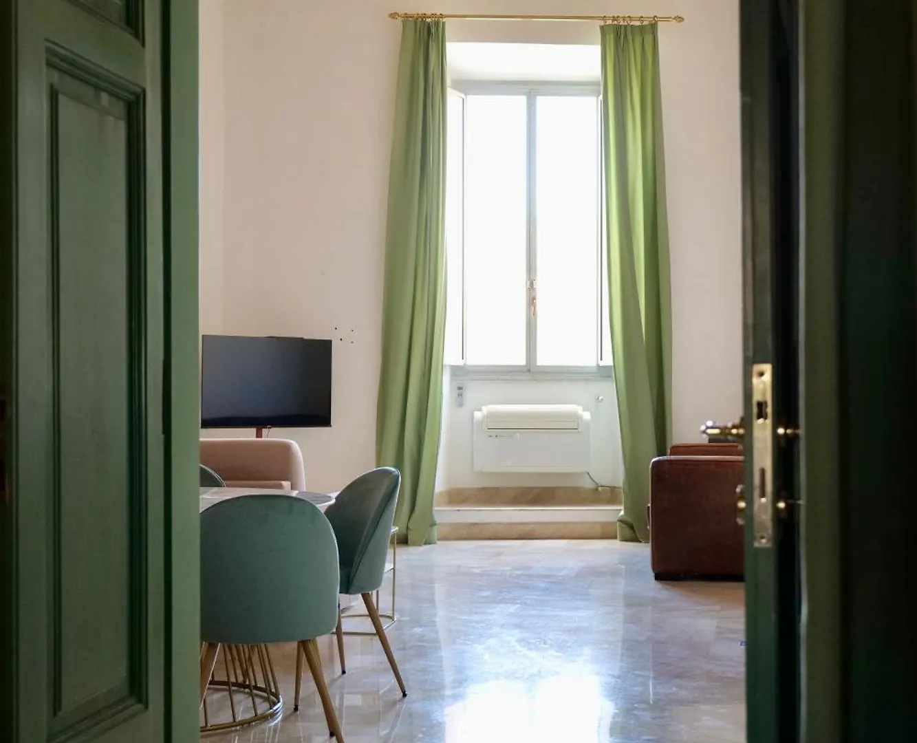 Fororomano Luxury 0*, Rom